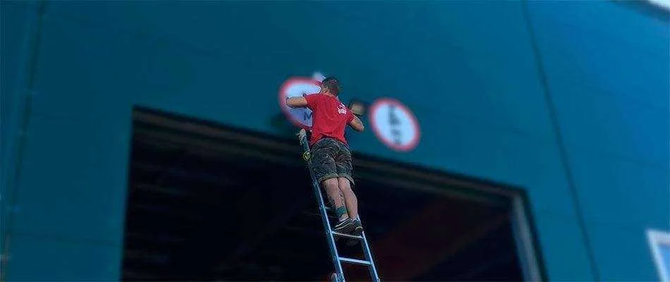 Установка знаков пожарной безопасности в Москве